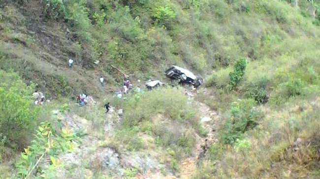 13 killed as bus with pilgrims falls into Bhagirathi river
