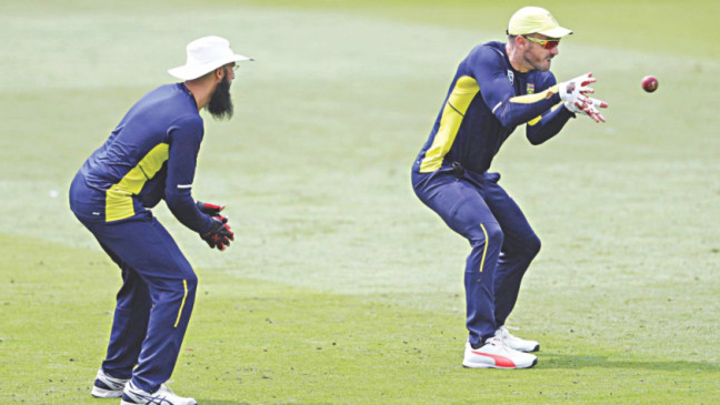 Faf du Plessis returns, South Africa eye comeback against England