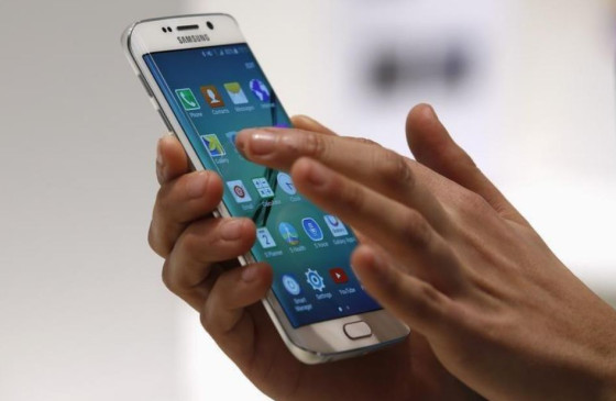 Samsung Galaxy S6 Edge smartphone 
