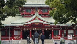 Tomioka Hachimangu shrine in Tokyo