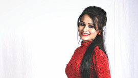 CloseUp1 Popular singer Putul