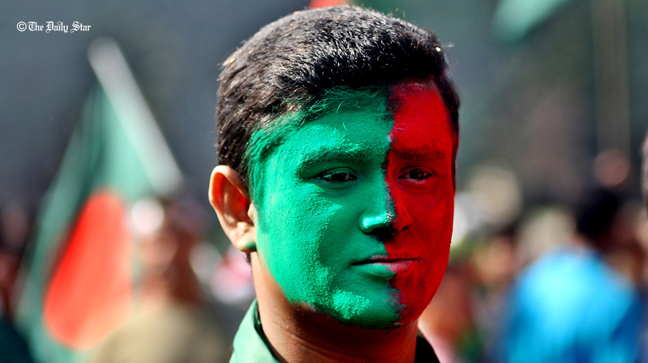 A man painted his face
