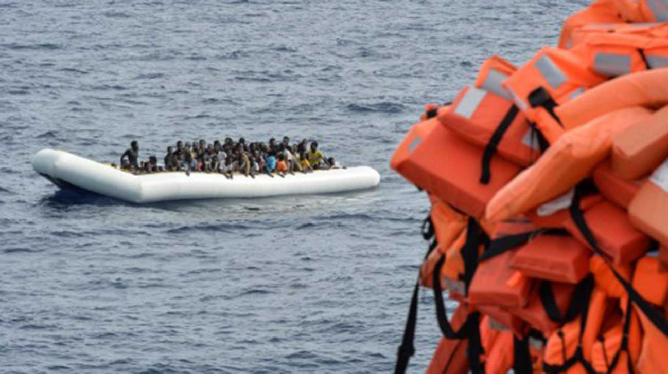 6000 people rescued in the Mediterranean in 48 hours 6000 people rescued in the Mediterranean in 48 hours
