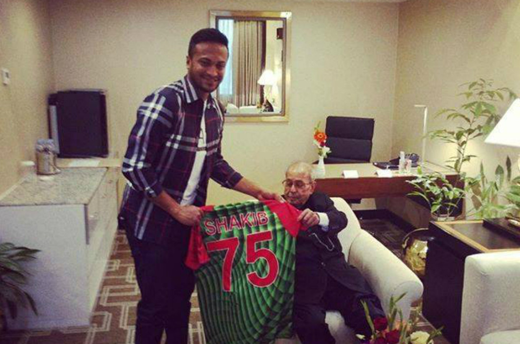 Shakib Al Hasan with Pranab Mukherjee