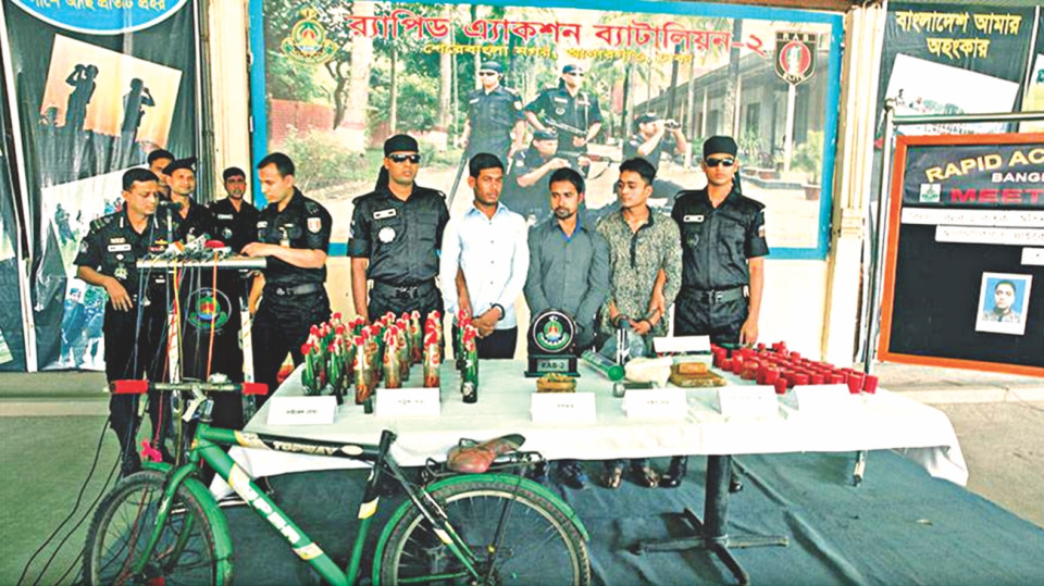 bicycle bombs, militants arrested