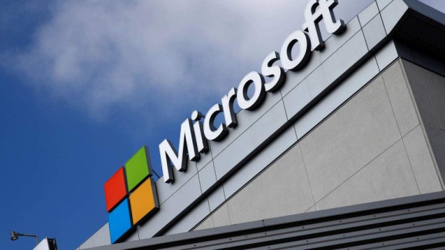 Microsoft to offer local version of Azure cloud service Microsoft to offer local version of Azure cloud service