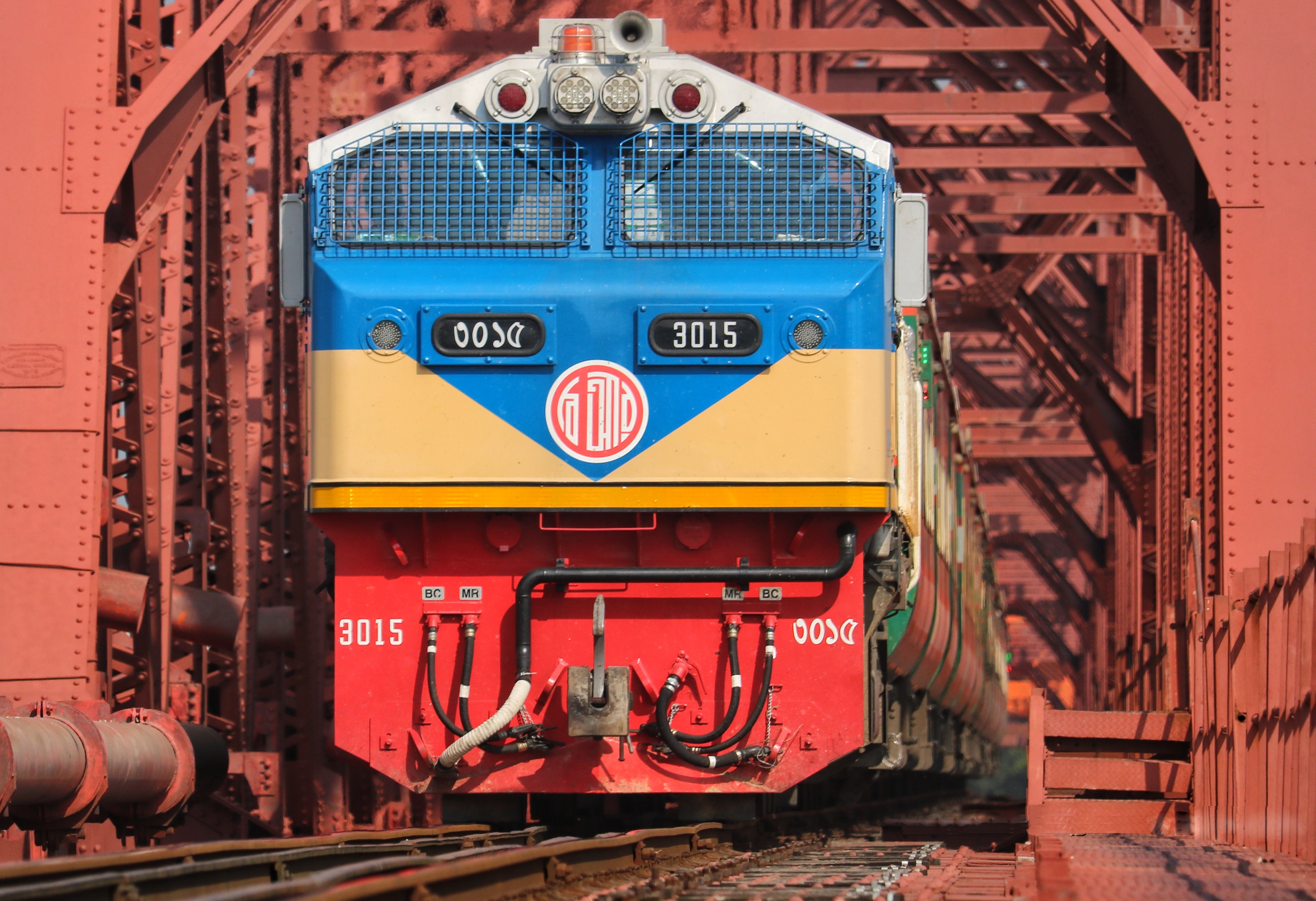 Bangladesh trials Starlink internet on trains