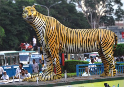 Sculpture mocks sculptor | The Daily Star Sculpture mocks sculptor | The Daily Star