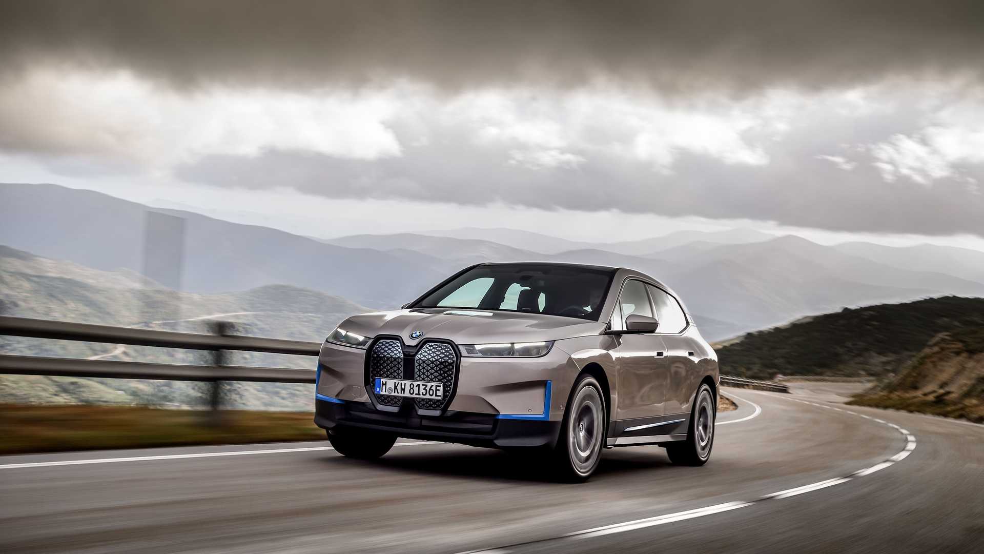 BMW’s new electric SUV is ugly on the outside but beautiful on the inside