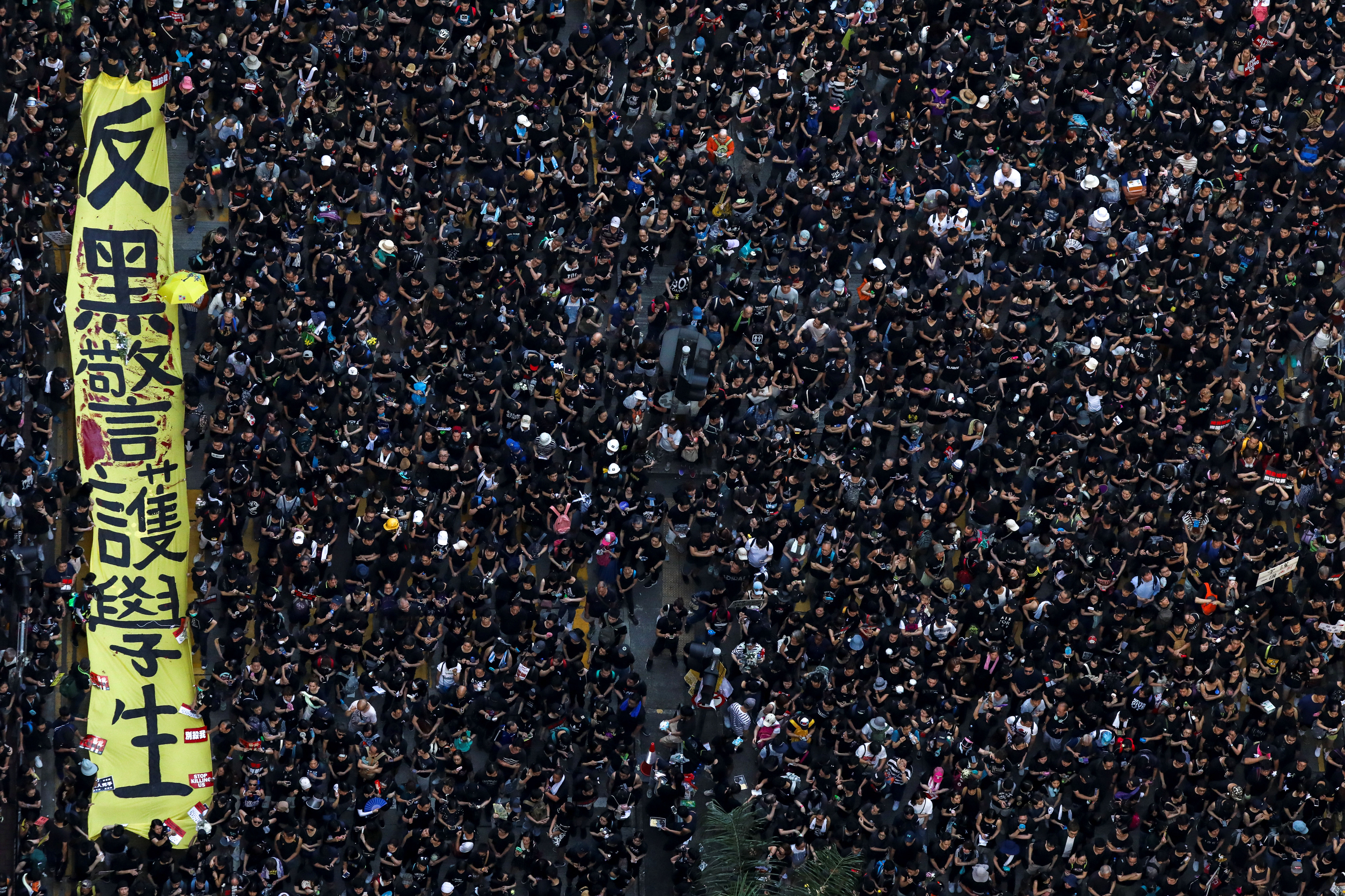 Demonstration chokes Hong Kong as extradition anger boils