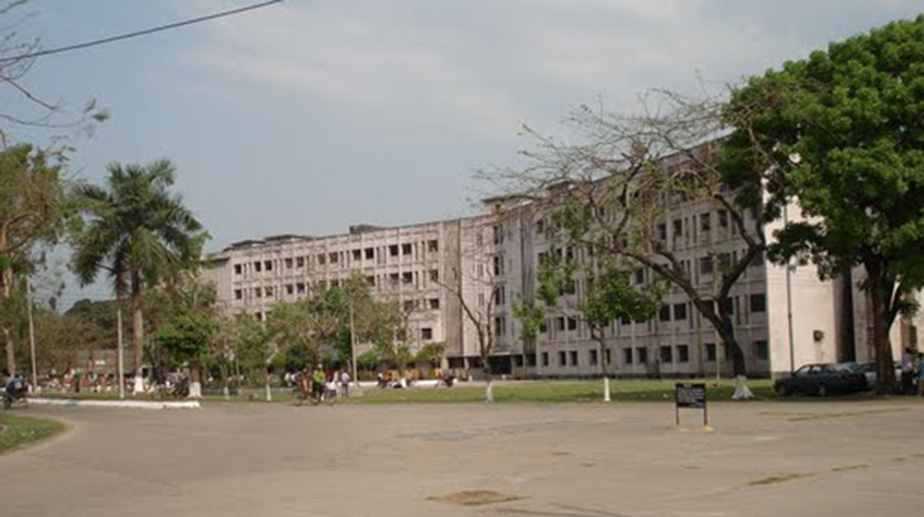 Interns, staffers stage demo demanding removal of RMCH director
