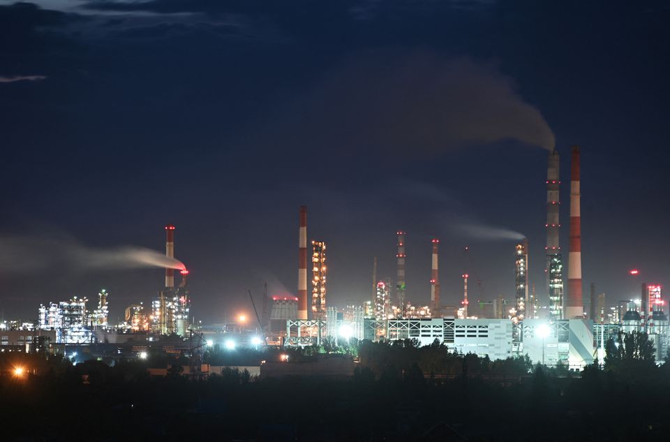 Exclusive: Russia seeking oil payments from India in dirhams
