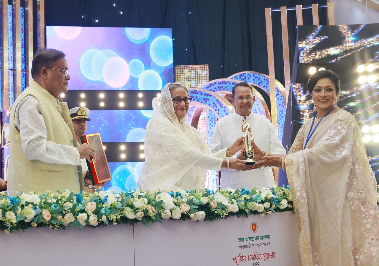 ‘I was a simple girl from Rajbari, your love turned me into Rozina’