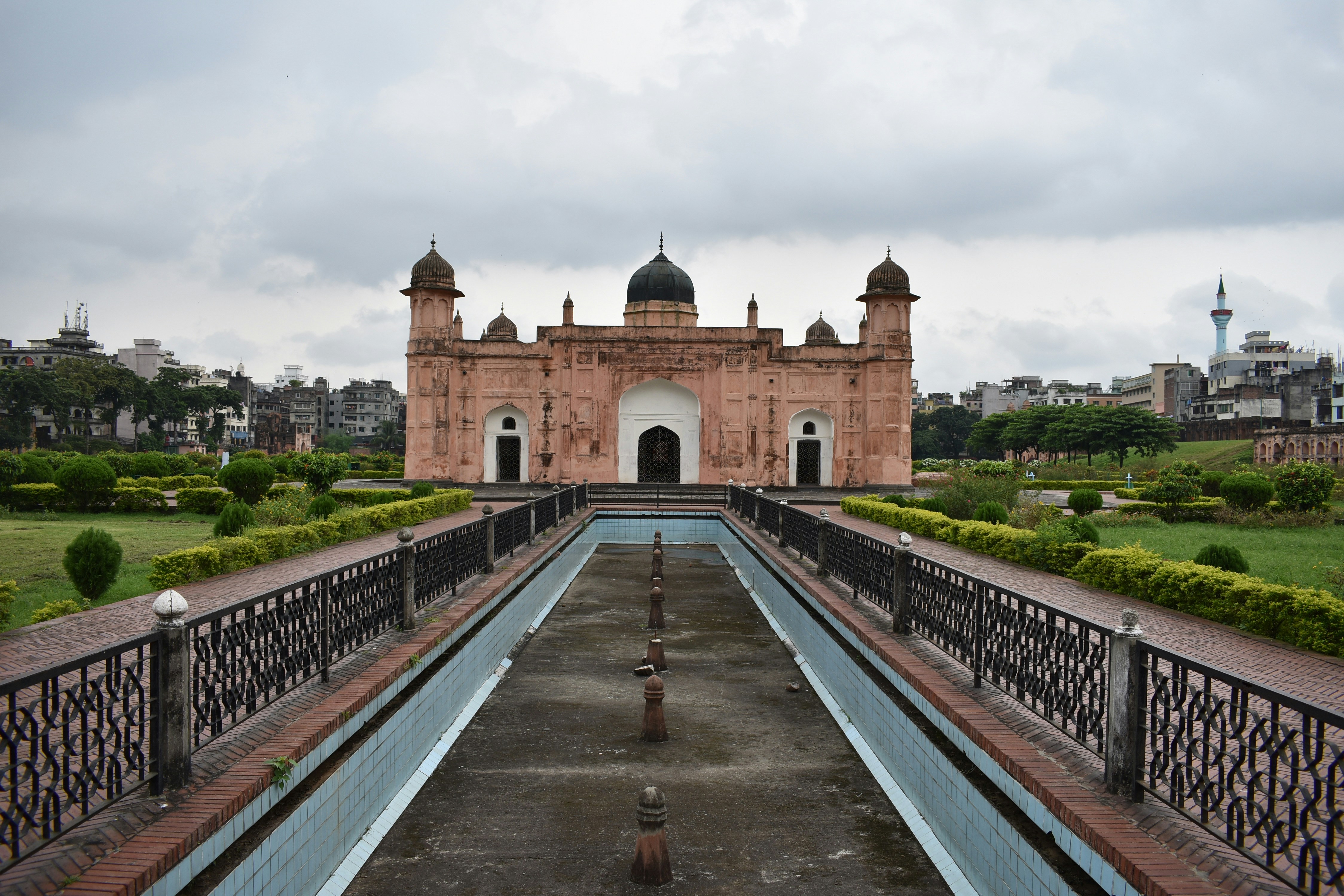 5 reasons Old Dhaka will ruin your love for the rest of the city