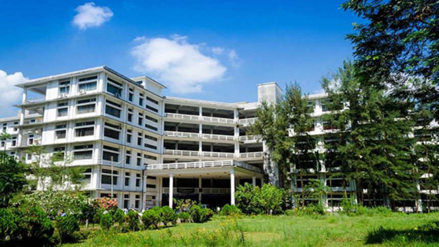 Administrative Vacuum: Universities struggle to restart classes