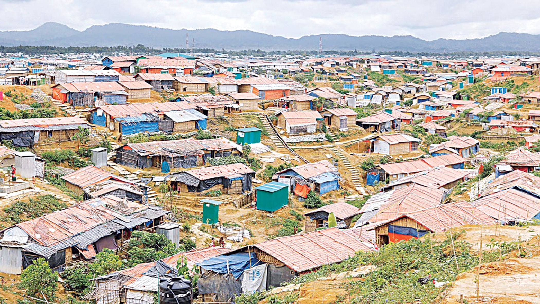 Fear of hunger grips camps