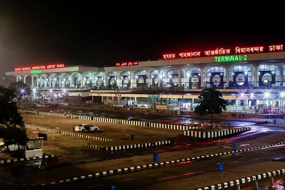 30 Bangladeshis sent back from US in cuffs and shackles