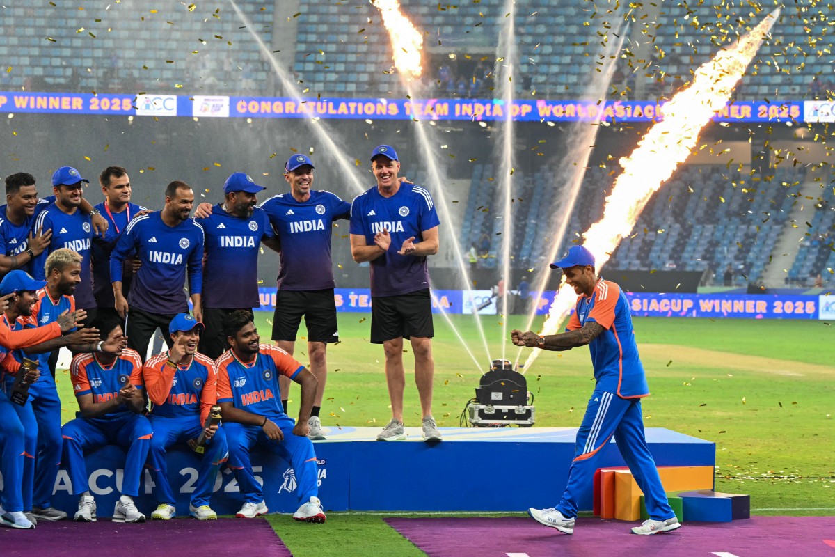 India 'welcome' to collect trophy from me, says ACC boss Naqvi 