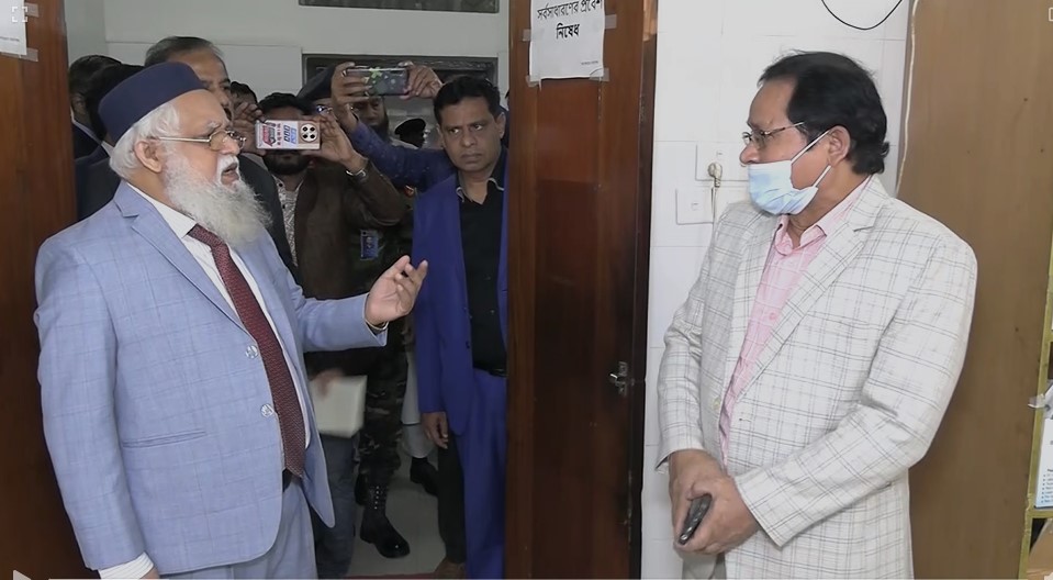 Mymensingh doctor relieved of duties after altercation with health DG
