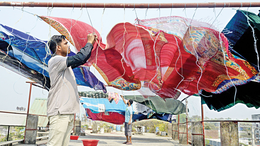Rajshahi-silk-sales-1.jpg