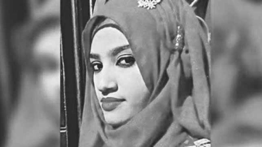 nusrat-blackwhite.jpg
