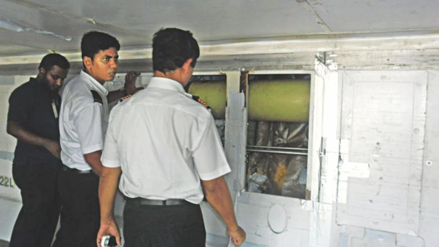 cargo-hold-biman-aircraft.jpg