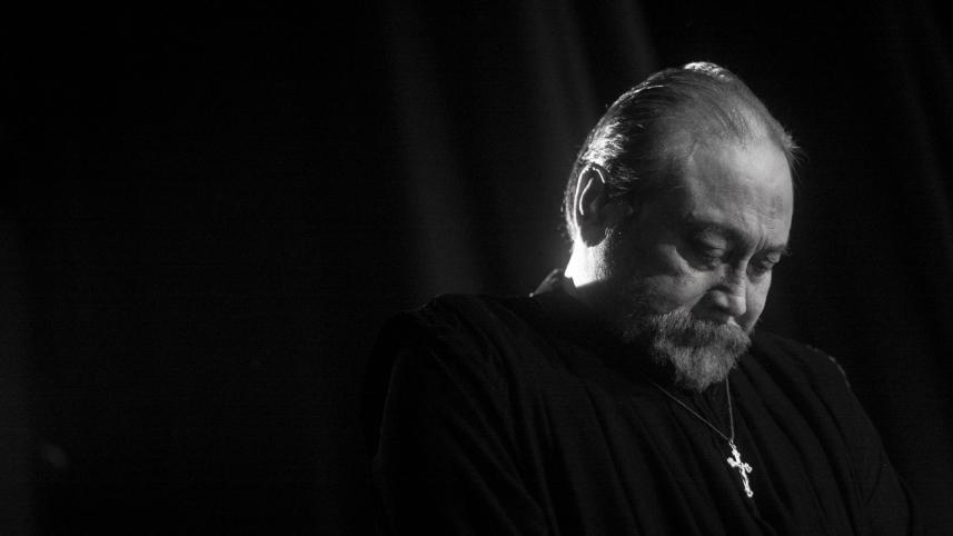 Aly-Zaker-as-Galileo.jpg