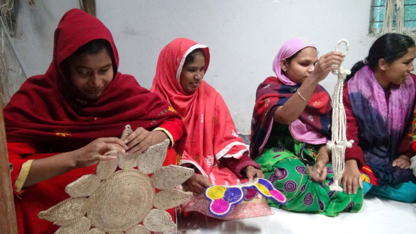 Visually-impaired-students-jute-products.jpg