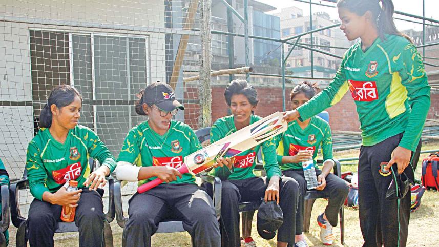 woman-crickter.jpg