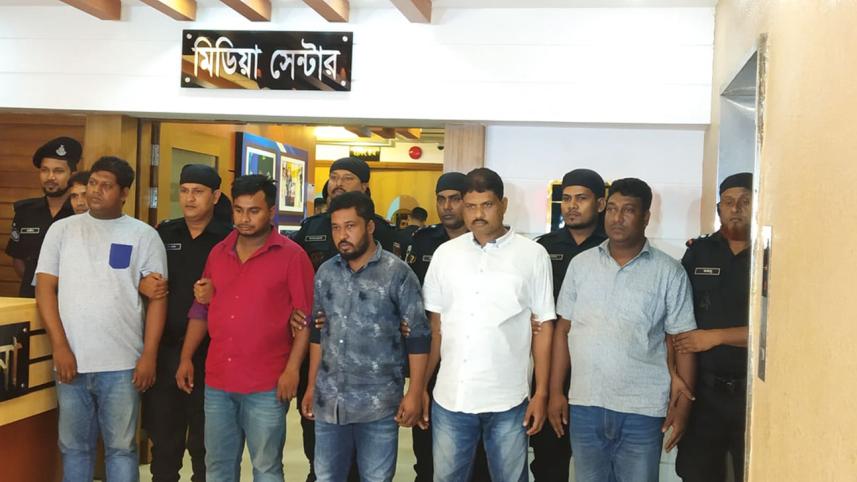 5-held-wb.jpg