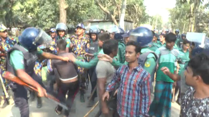 barisal trader clash.jpg