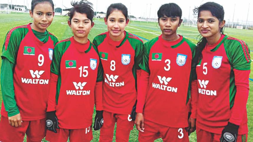 bd u16 football.jpg
