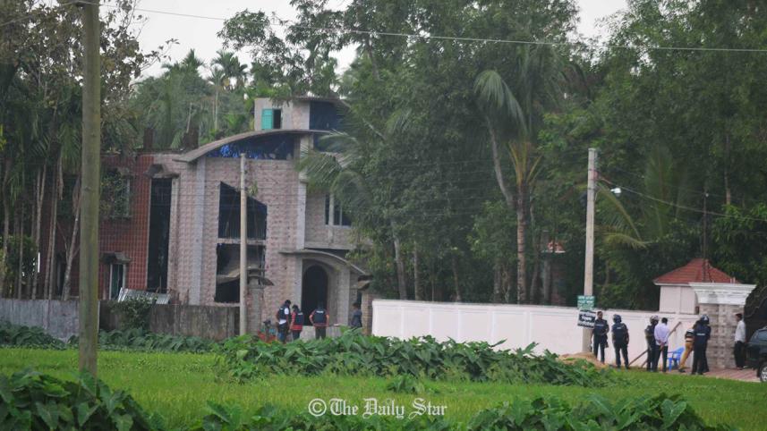 Borohat-militant-den.jpg