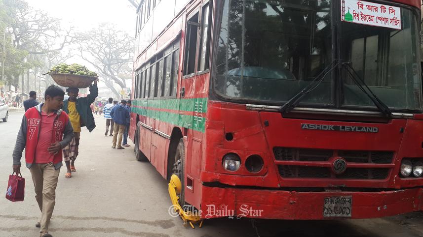 BRTC-traffic-case-farmgate-zaid-Jan-19,-2016-(2)-wb.jpg