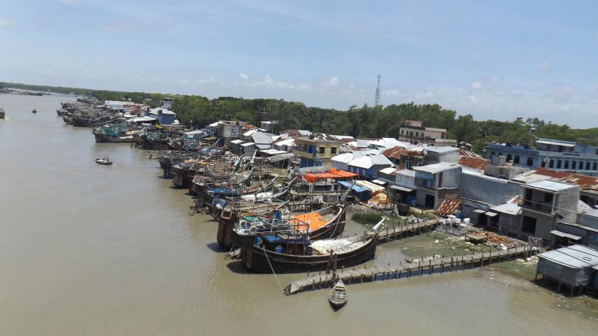 Coastal-fishermen-face-triple-blow.jpg