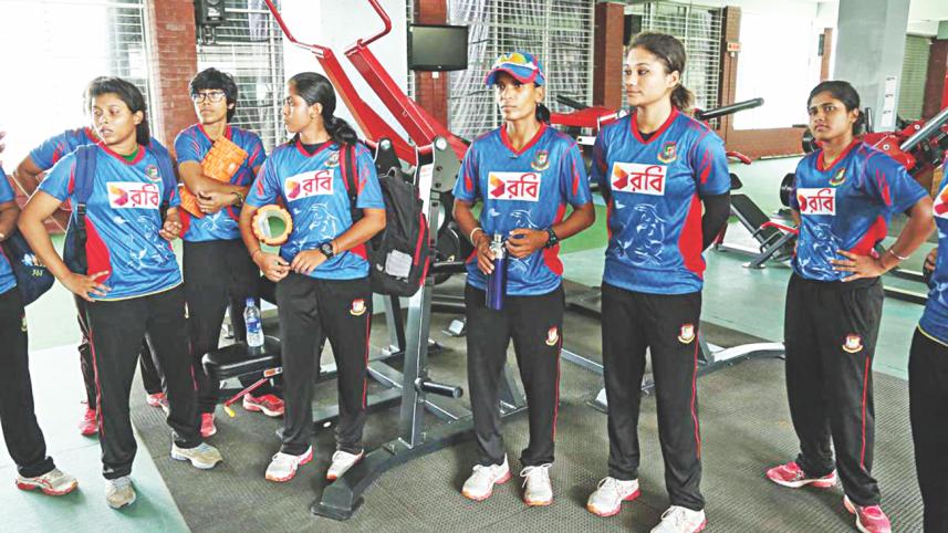 cricket women.jpg