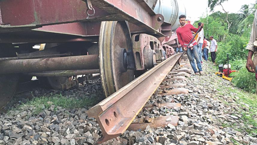 derail.jpg