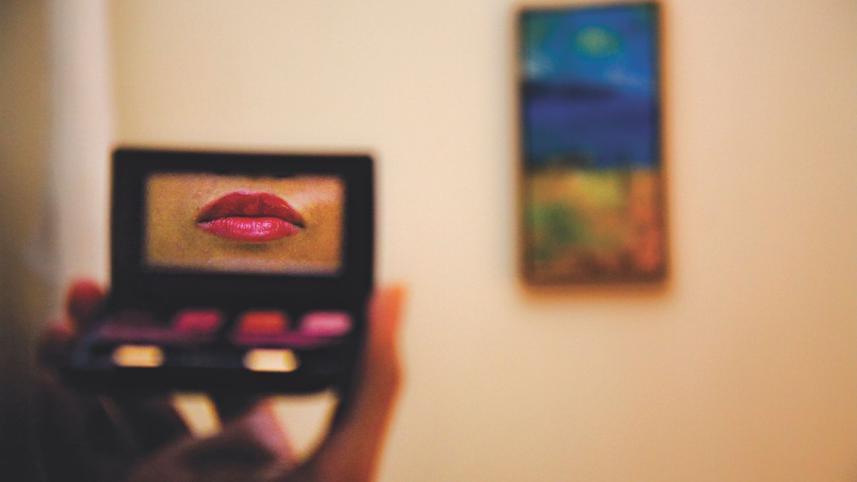 Dress your lips