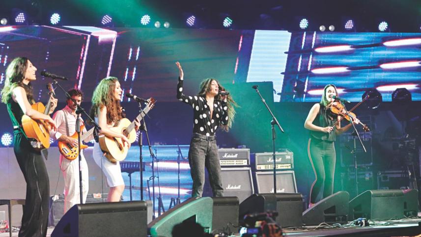folk fest.jpg