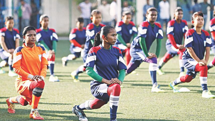girls team.jpg