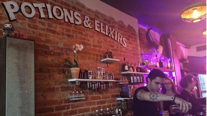 HP-themed-bar-WEB.jpg