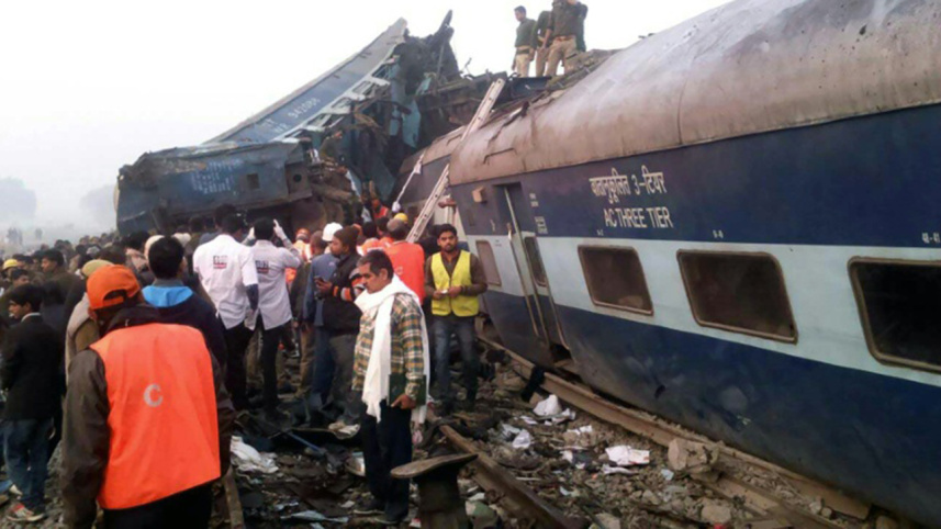 India-train-5WB.jpg