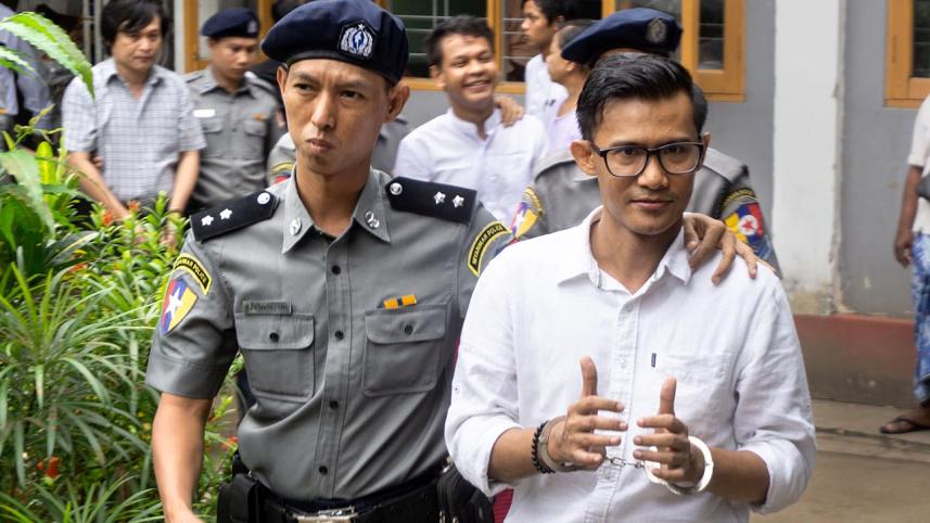 journo-arrest.jpg