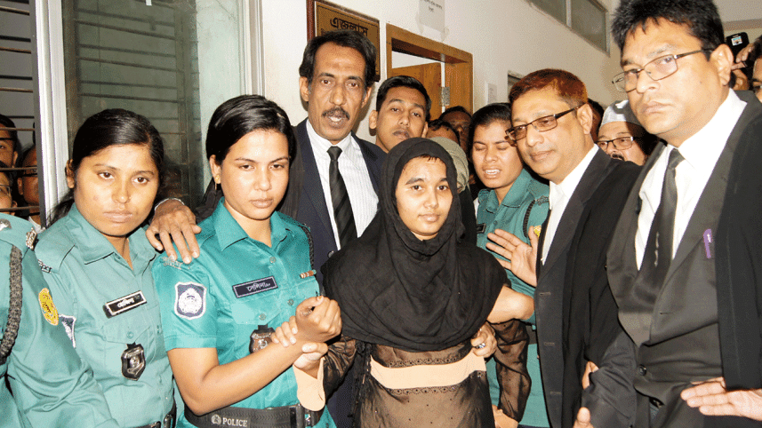 Khadiza_court_wb.gif