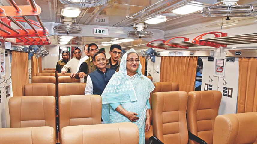 luxury train.jpg