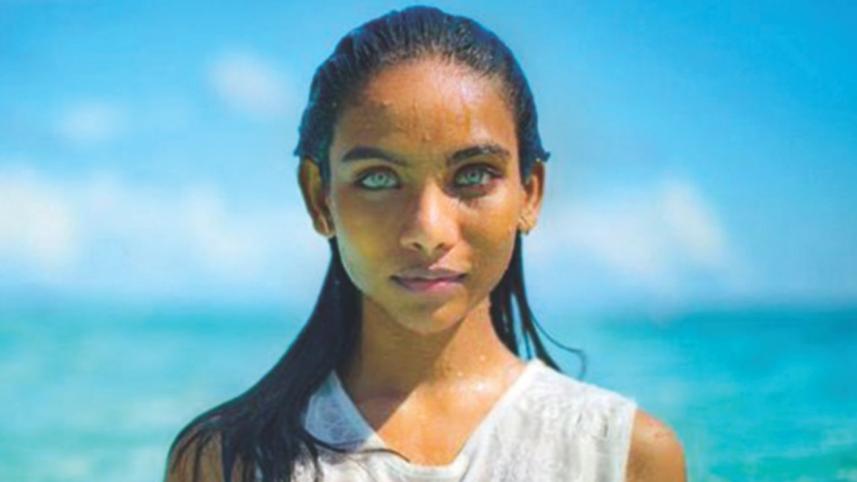 maldives model.jpg