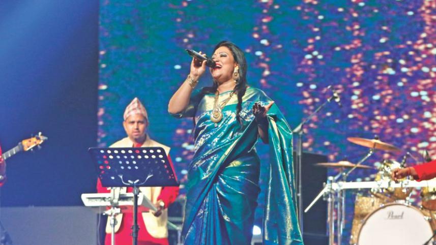 Folk Queen Momotaz