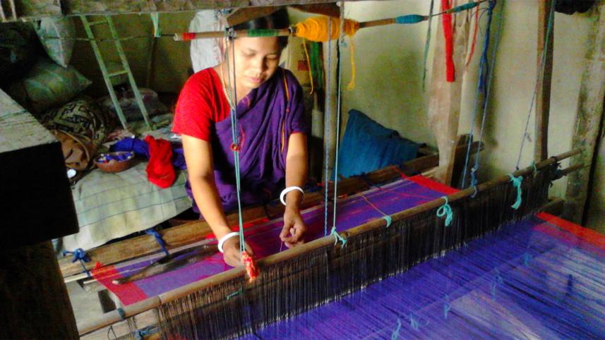 Monipuri-sari.jpg