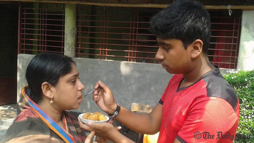 Natore_mother_son.jpg