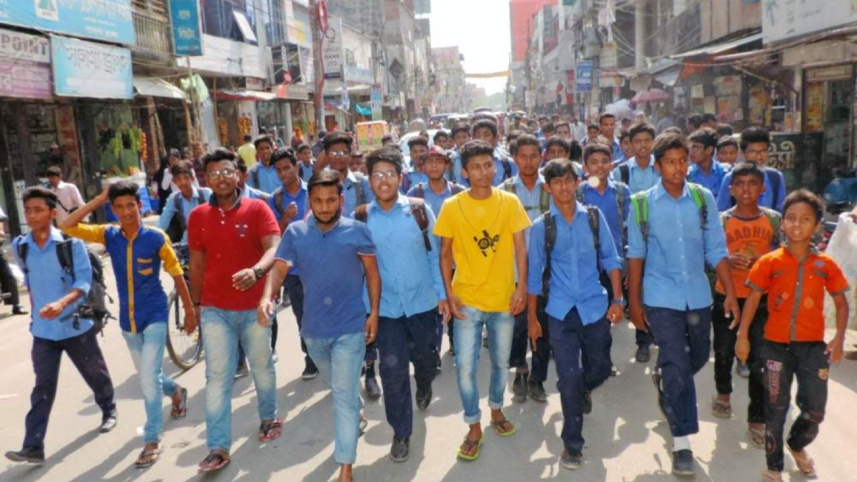 pabna schoolboy.jpg